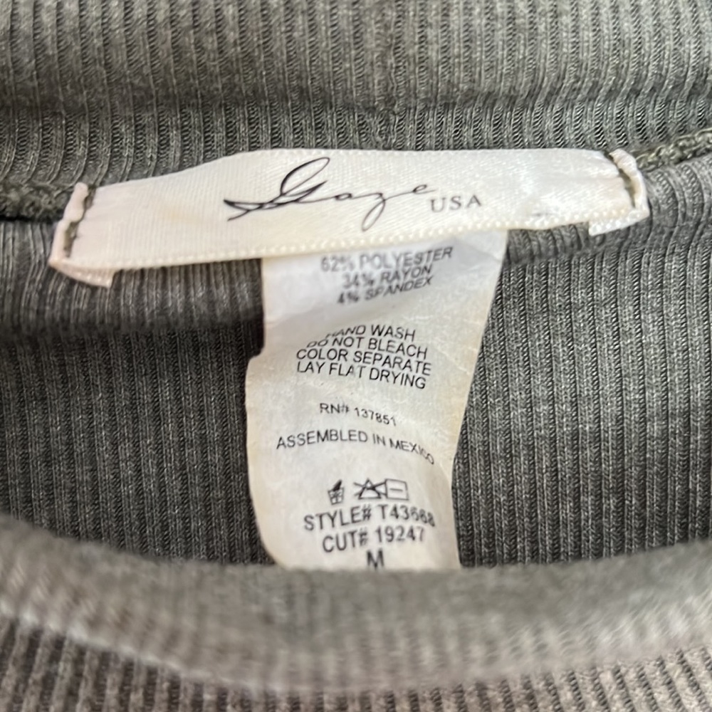 Olive Flattering Top EUC - Picture 2 of 3